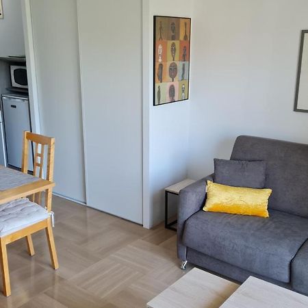 2P Entierement Climatise I Bien Insonorise I Wifi I A 300 M De La Mer I Restaurants Commerces Et Transports A 5Mn A Pied I Ideal 2 Personnes I Possibilite 4 Avec Canape Lit De Qualite I Tres Belle Douche Cagnes-sur-Mer Eksteriør bilde
