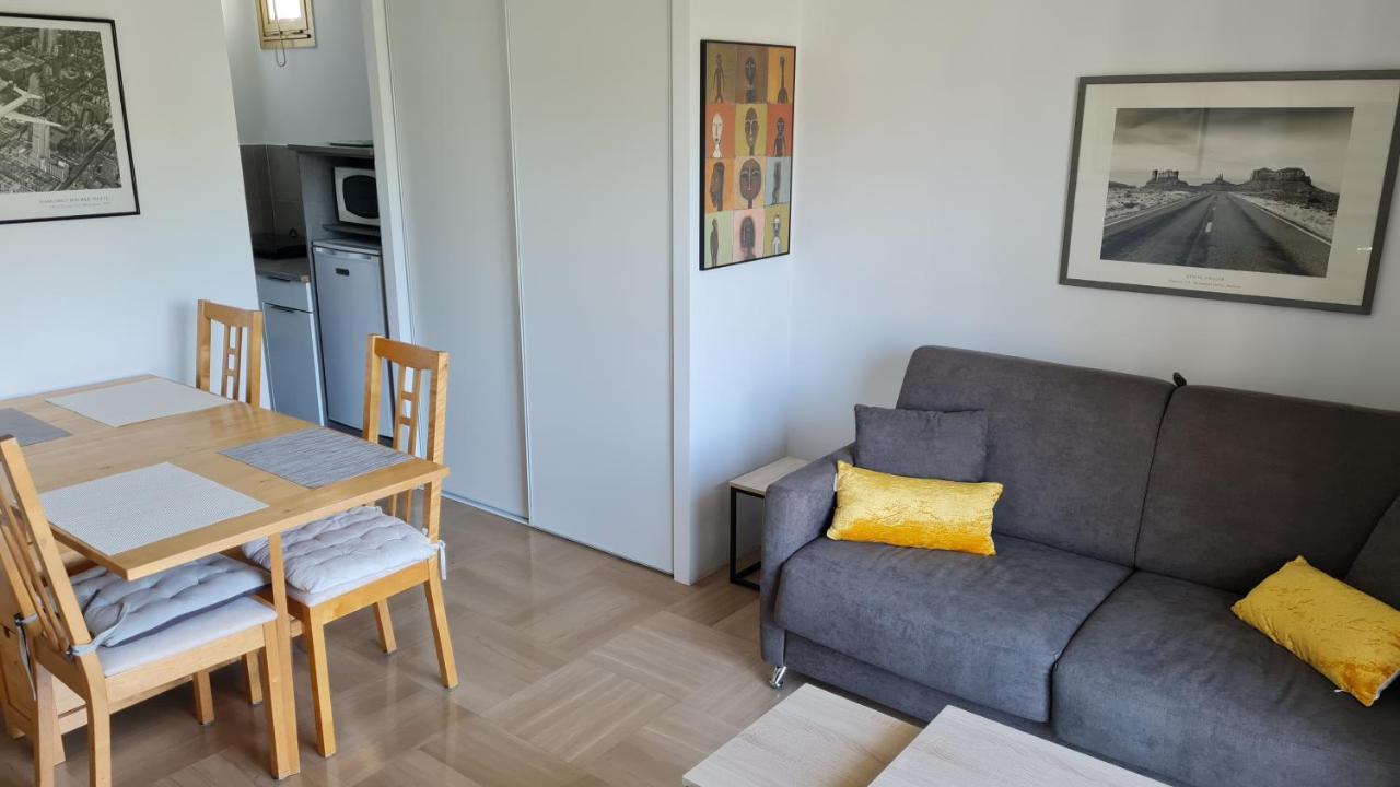 2P Entierement Climatise I Bien Insonorise I Wifi I A 300 M De La Mer I Restaurants Commerces Et Transports A 5Mn A Pied I Ideal 2 Personnes I Possibilite 4 Avec Canape Lit De Qualite I Tres Belle Douche Cagnes-sur-Mer Eksteriør bilde